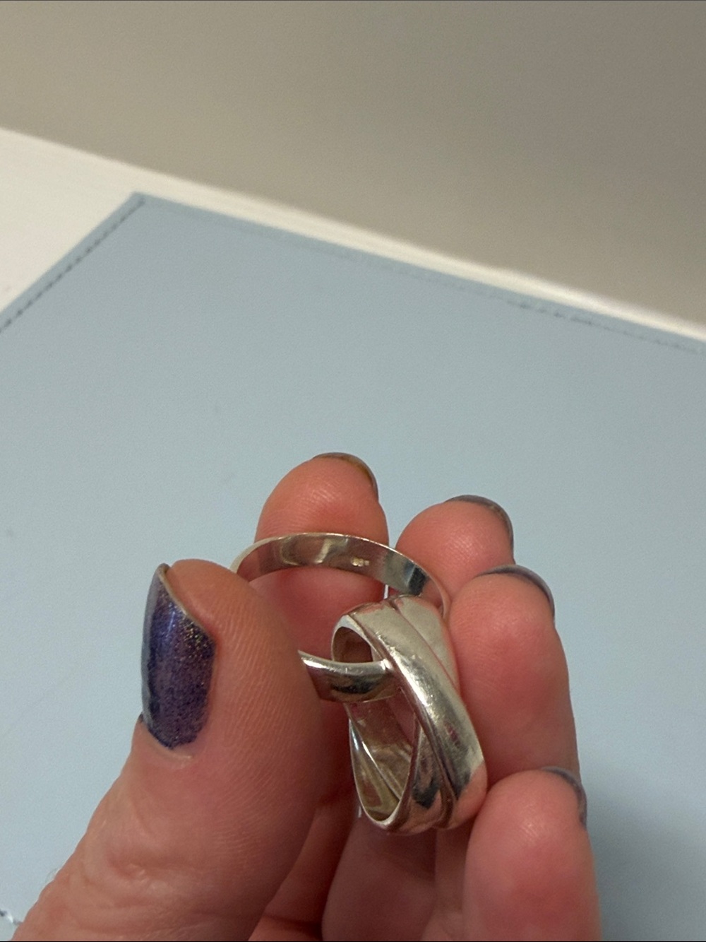 Interlocking Trio Sterling Silver Rolling Ring - size 5.5 - Picture 3 of 4